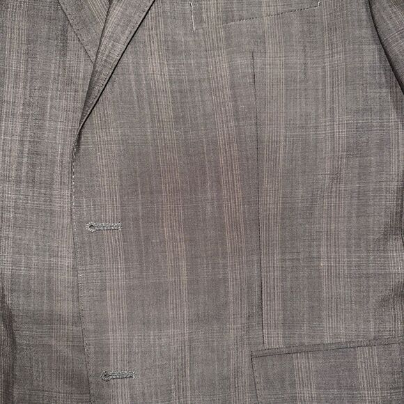 Stunning Hugo Boss Suit made from Mohair Wool - Picture 7 of 8